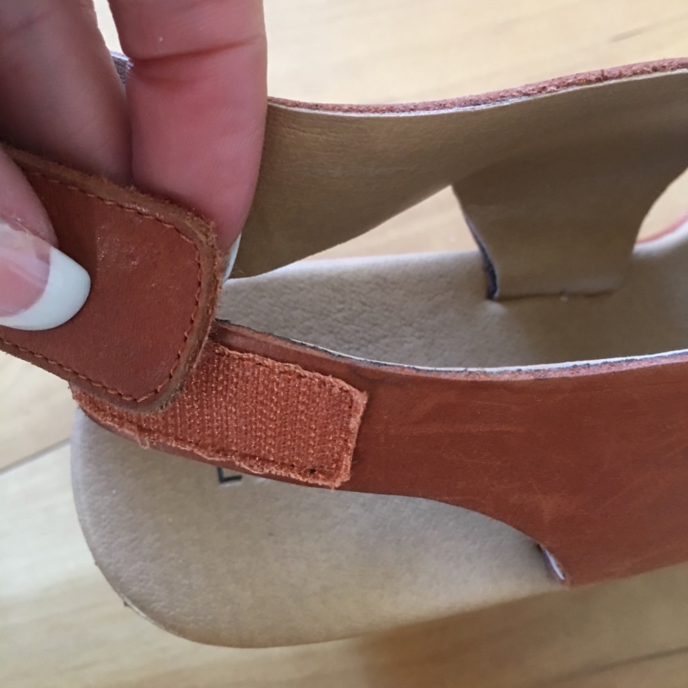 Size 9 like new Lucky Brand wedges